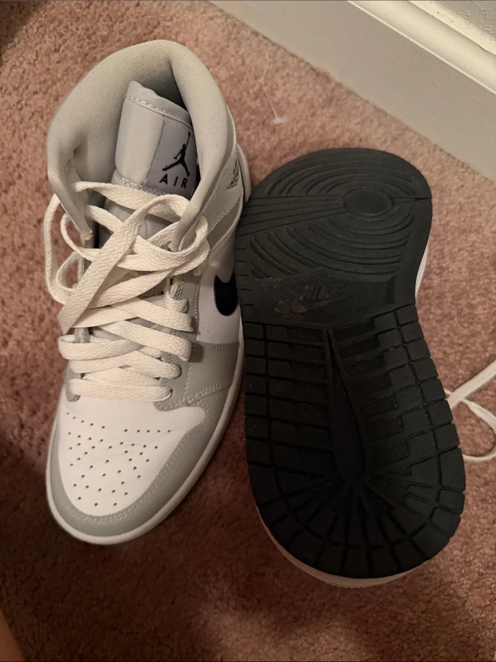 Nike Women's White and Light Gray High-Top Sneakers